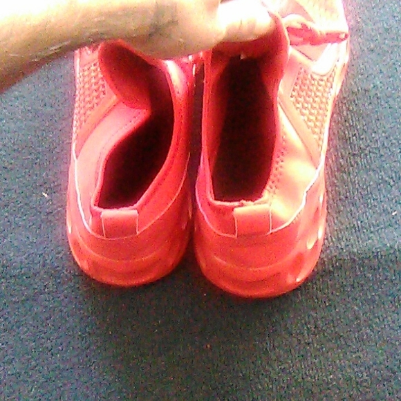 Brand new size 48 European Max red sneakers shoes - Picture 2 of 4
